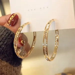 1Pair Studded Cutout Hoop Earrings