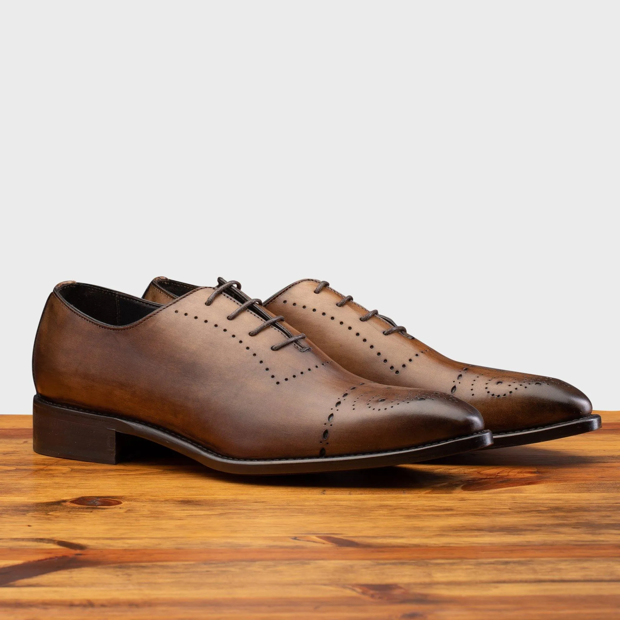 5246 Calzoleria Toscana Wholecut Lace-Up