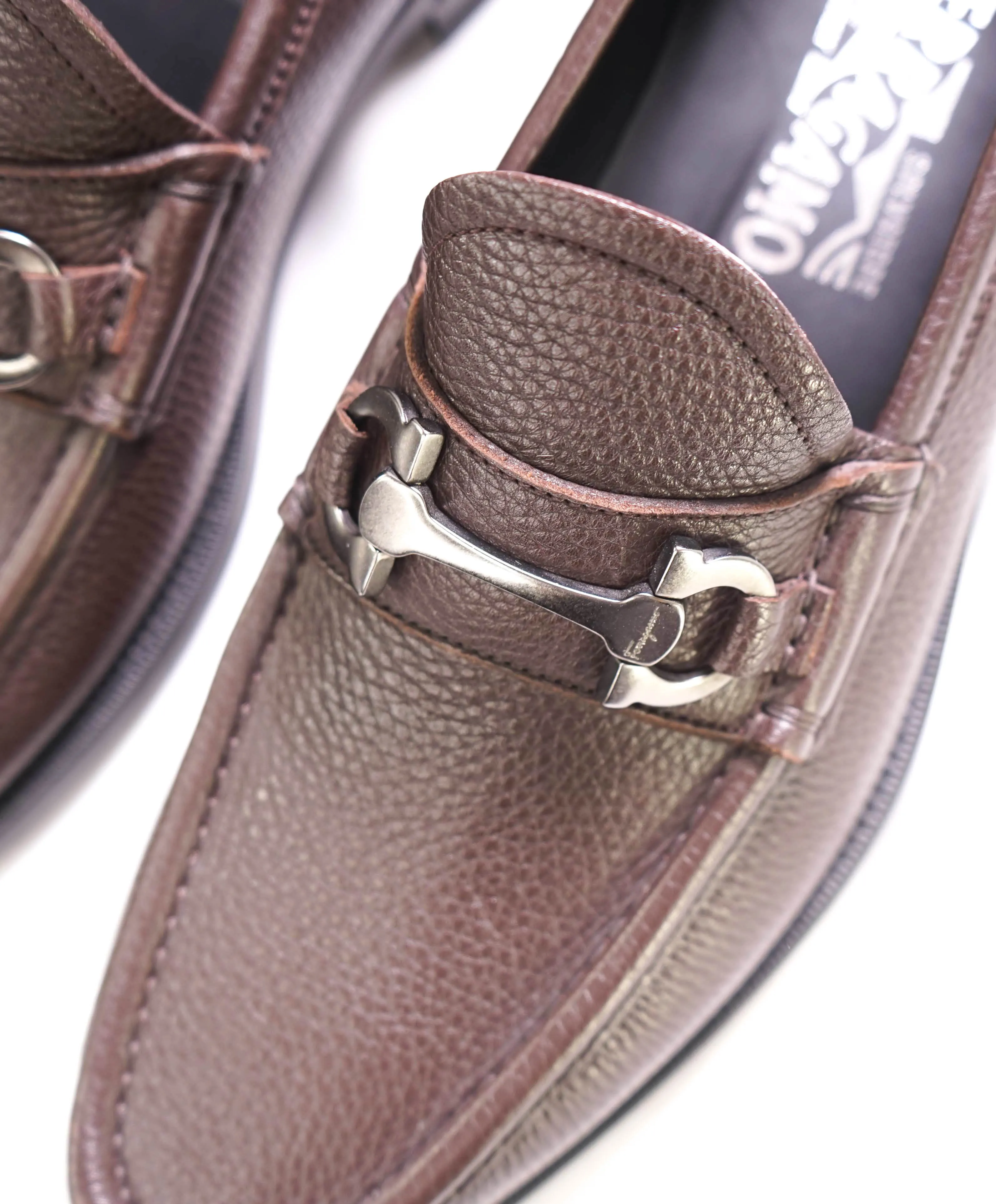 $850 SALVATORE FERRAGAMO - “BOLD" Gancini Bit Loafer Brown Leather - 9.5 D