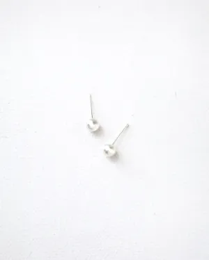 Amelia Pearl Earring