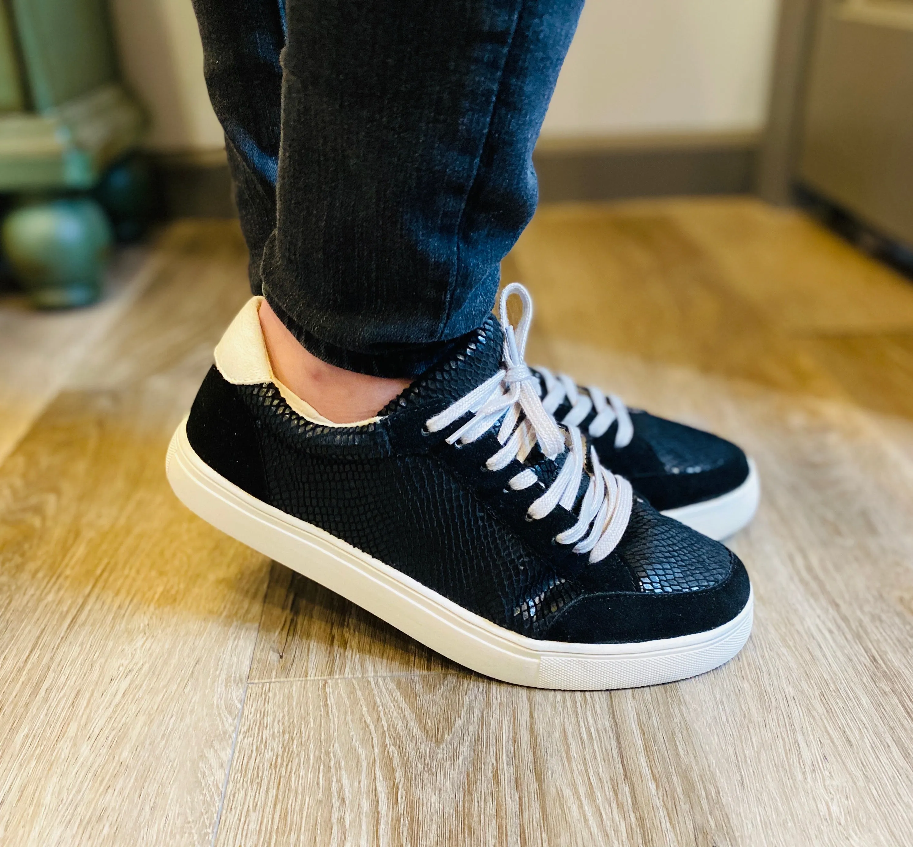 Anne Snake Sneaker Black