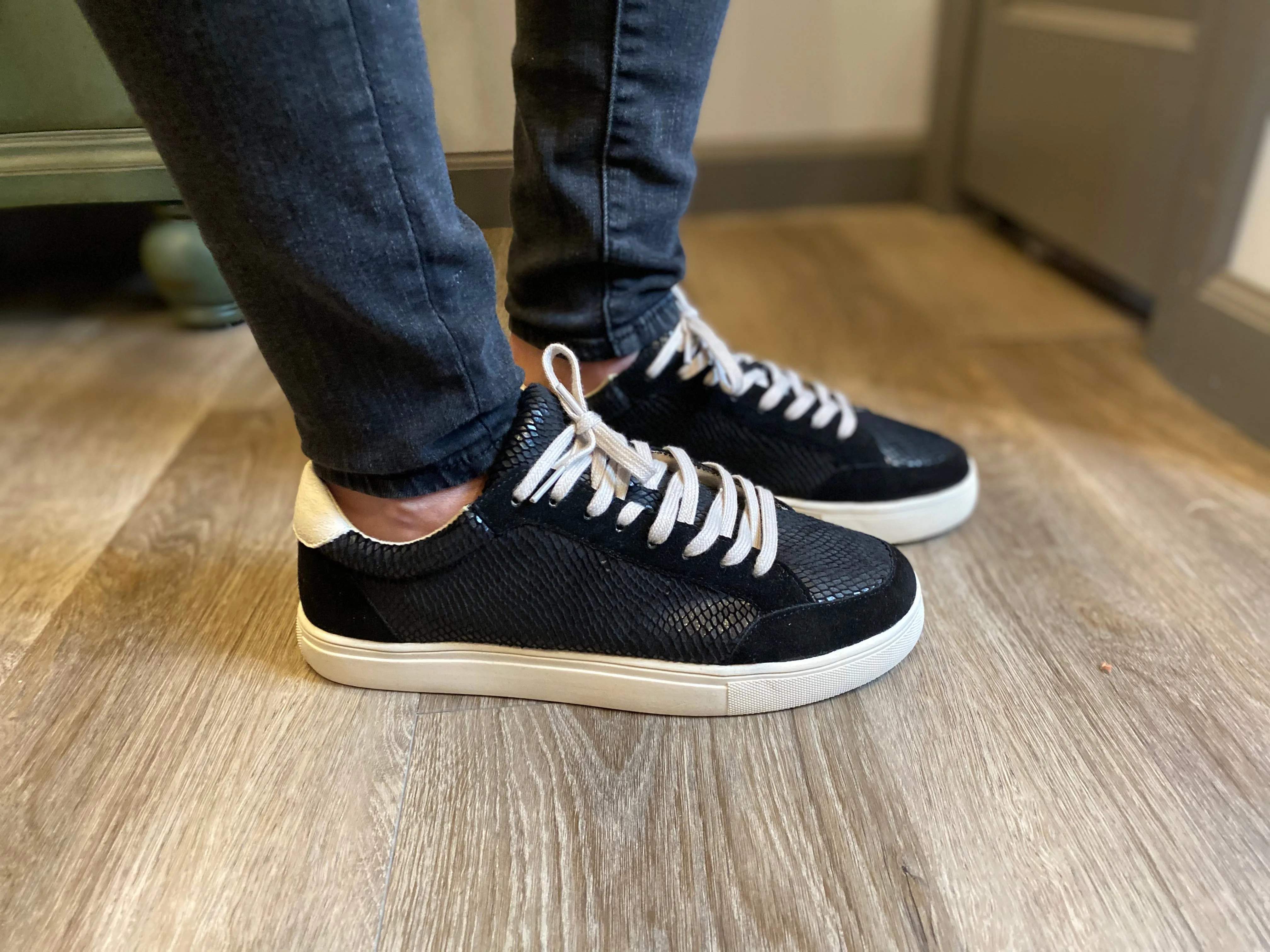 Anne Snake Sneaker Black