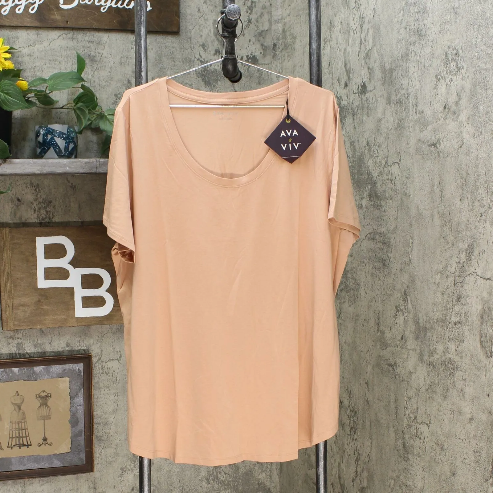 Ava & Viv Women's Plus Size Short Sleeve Scoop Neck Relaxed T-Shirt