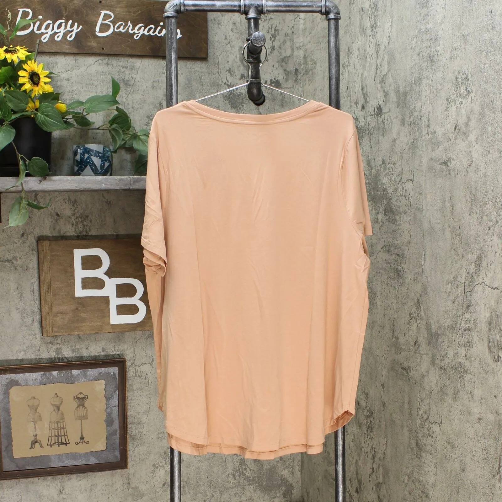 Ava & Viv Women's Plus Size Short Sleeve Scoop Neck Relaxed T-Shirt