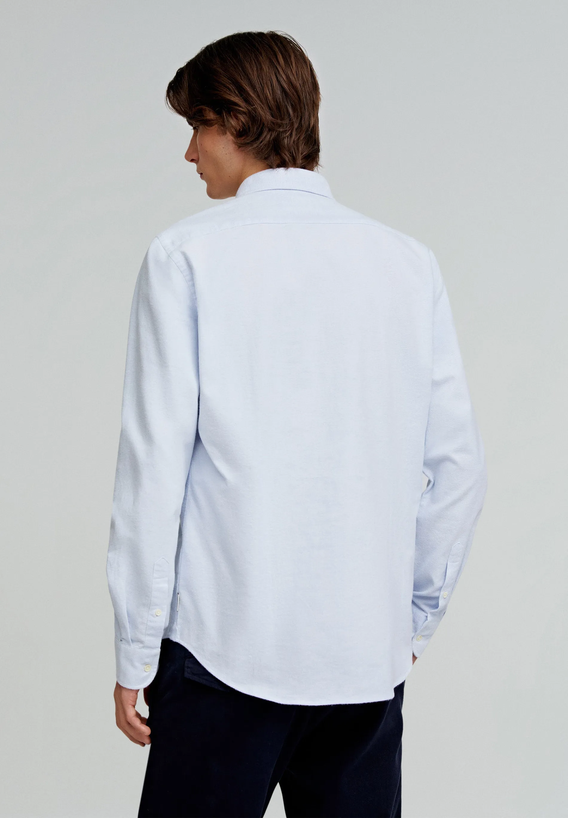 CAMISA OXFORD COM SKULL A CONTRASTAR