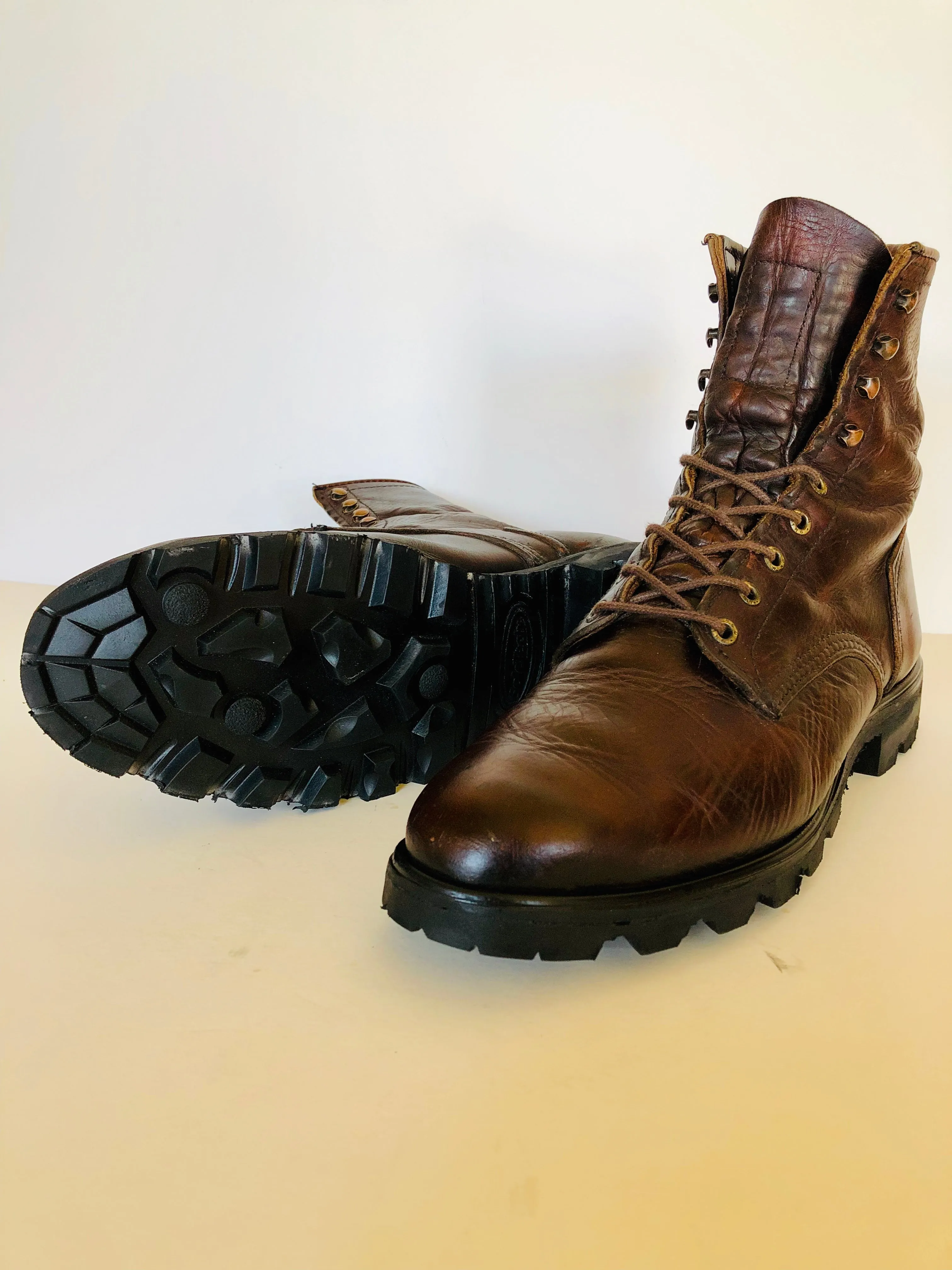 Classic: Full Rubber Lug Sole