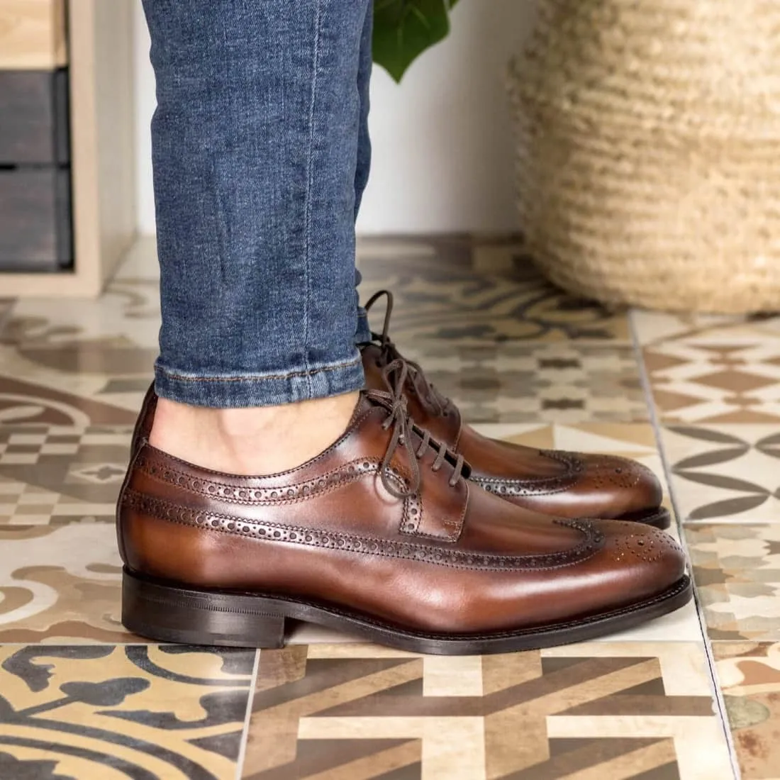 Derbie Brogue fleuri en cuir patiné marron moyen