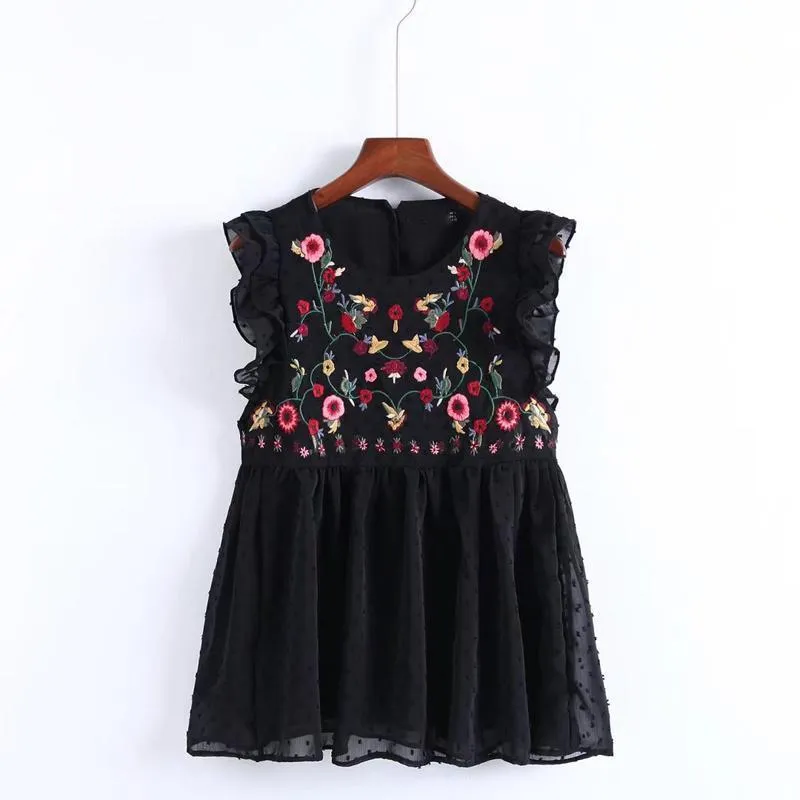 Floral Embroidery Seersucker Blouse