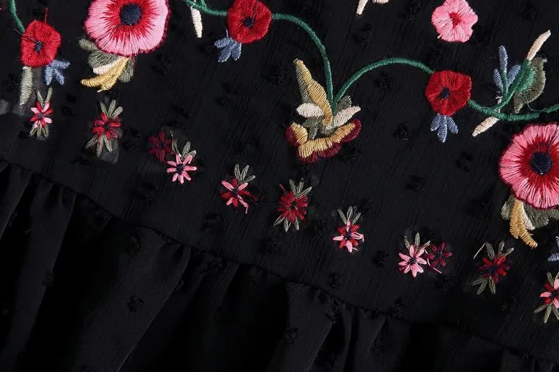 Floral Embroidery Seersucker Blouse