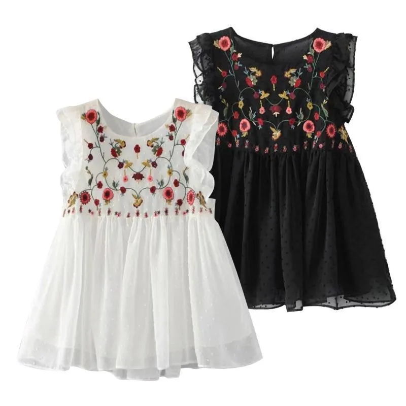Floral Embroidery Seersucker Blouse