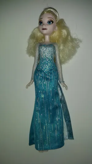 Frozen Elsa Barbie Fashion Doll