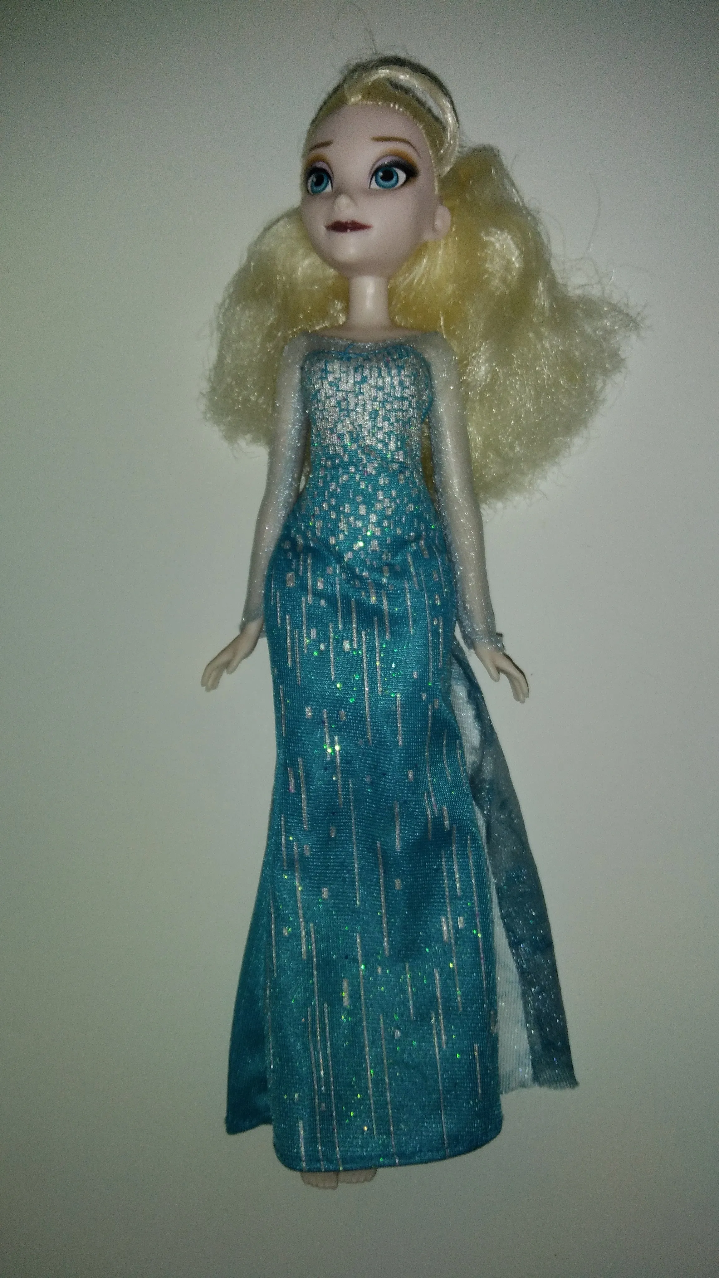 Frozen Elsa Barbie Fashion Doll