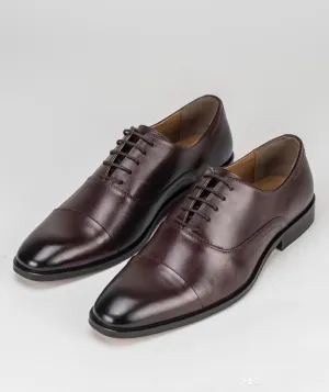 Garcia Oxford Toe Cap in Burgundy