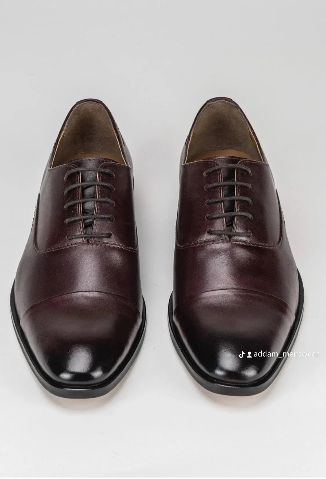 Garcia Oxford Toe Cap in Burgundy