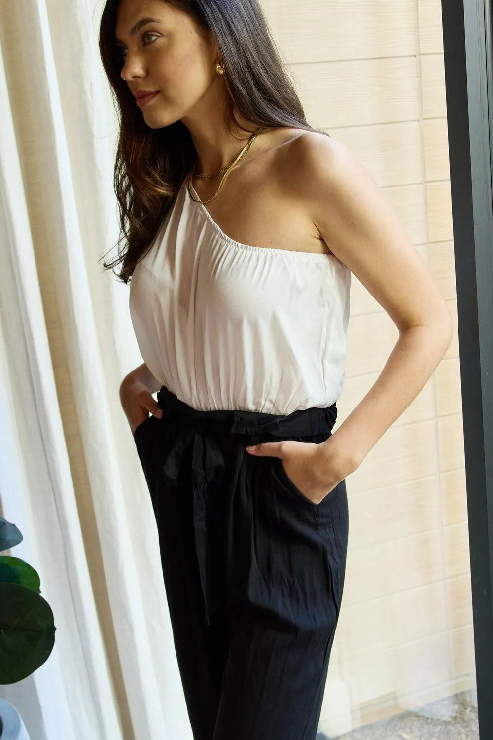 Hazel Blues® | One-Shoulder Jumpsuit in White/Black