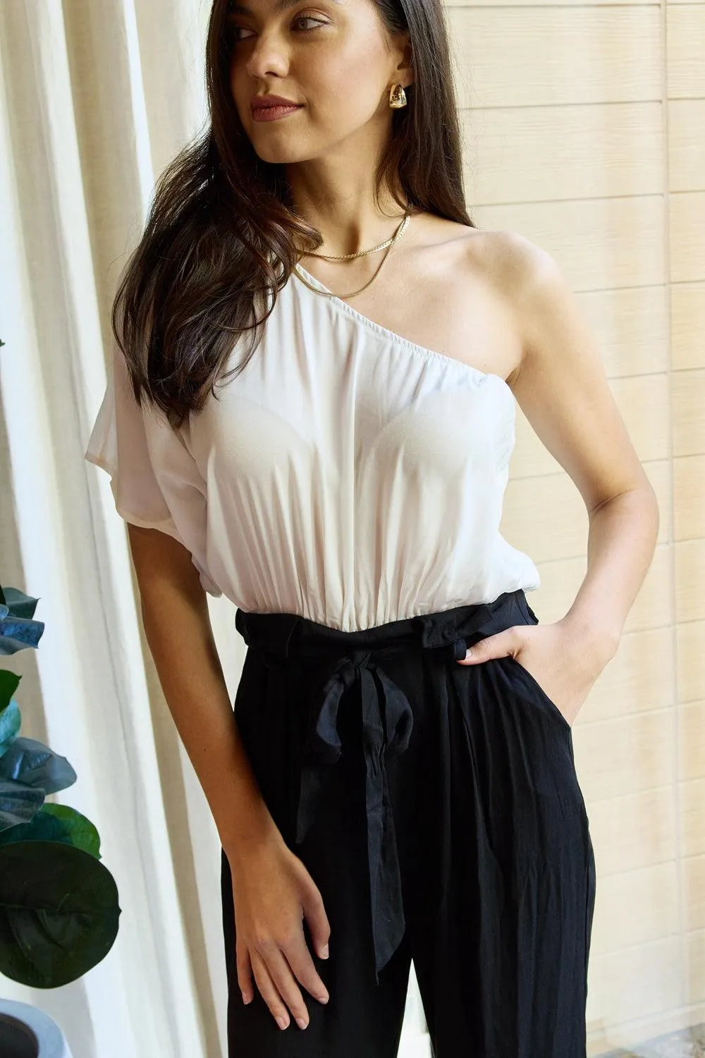 Hazel Blues® | One-Shoulder Jumpsuit in White/Black