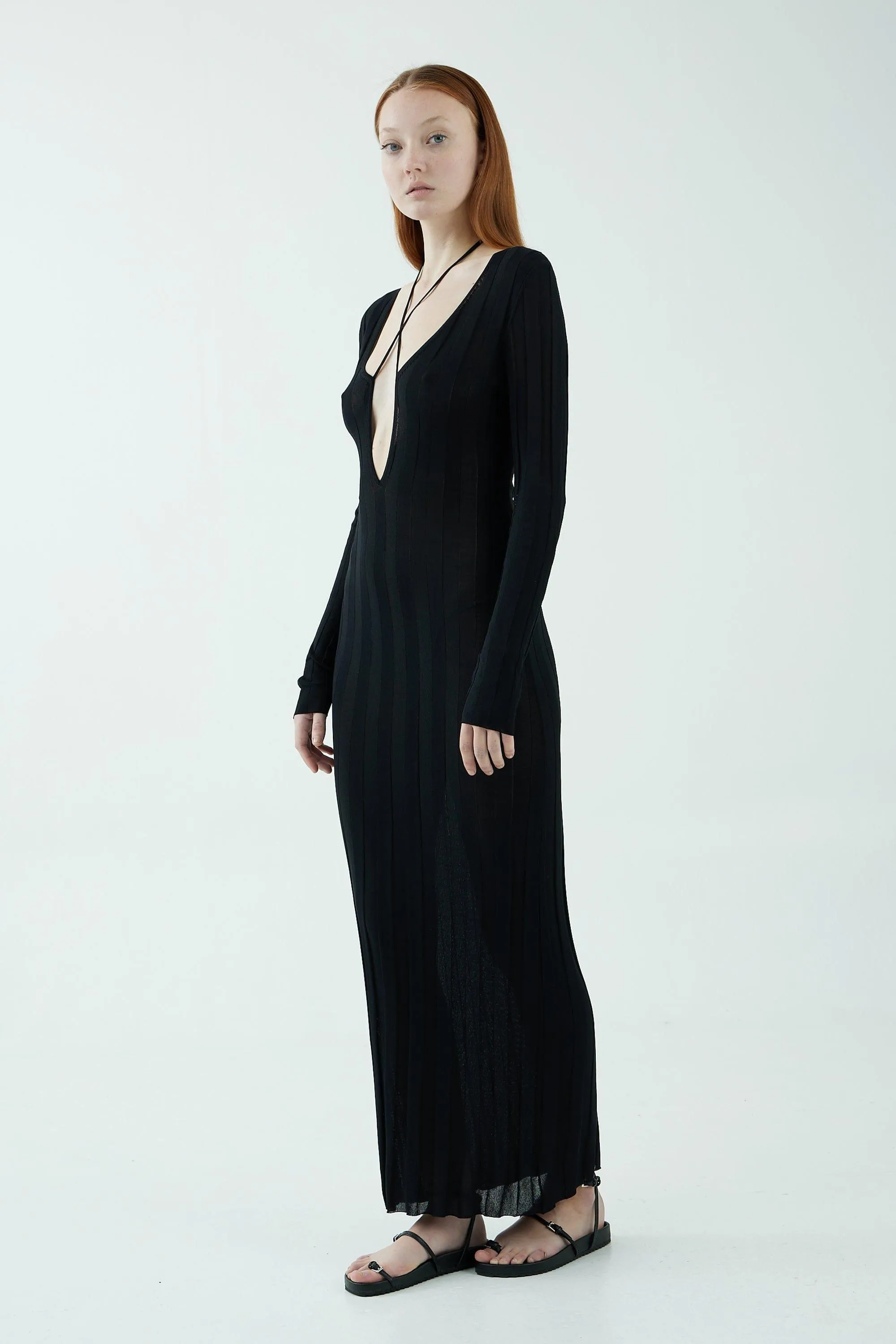 LIAISON KNIT KEYHOLE MAXI DRESS | BLACK