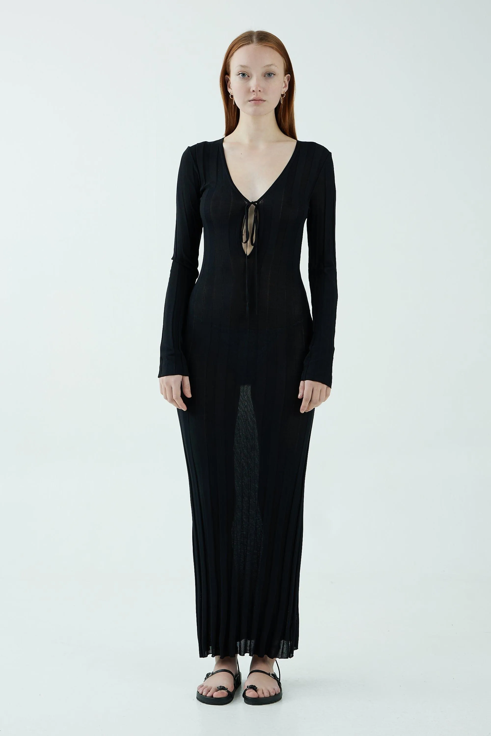 LIAISON KNIT KEYHOLE MAXI DRESS | BLACK
