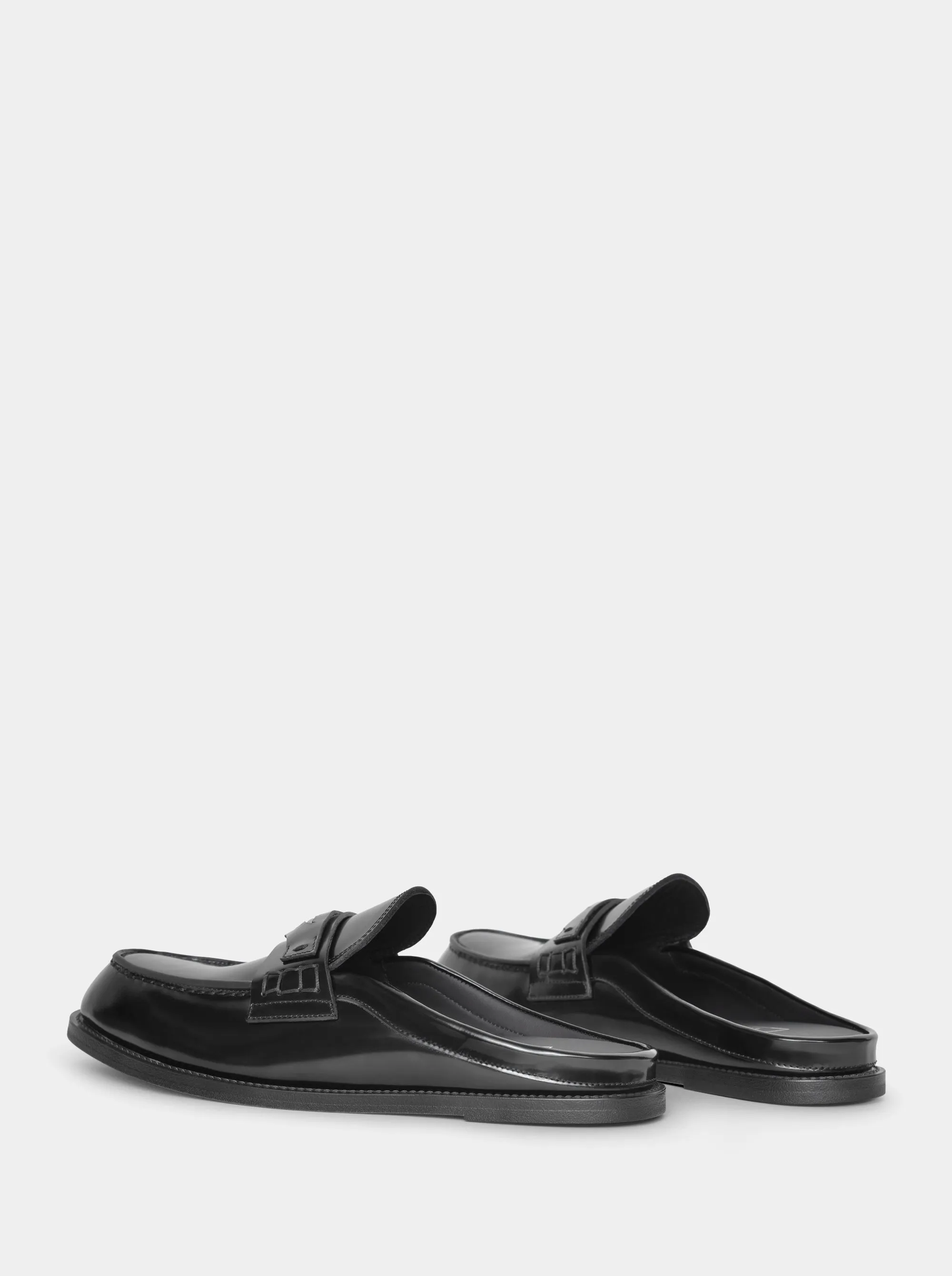 MAMO BLACK PATENT MULES SLIPPERS