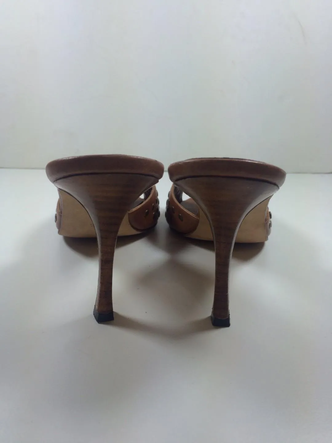 MANOLO BLAHNIK Studded Light Brown Leather Peep Toe Stiletto Heel Mules Size 9