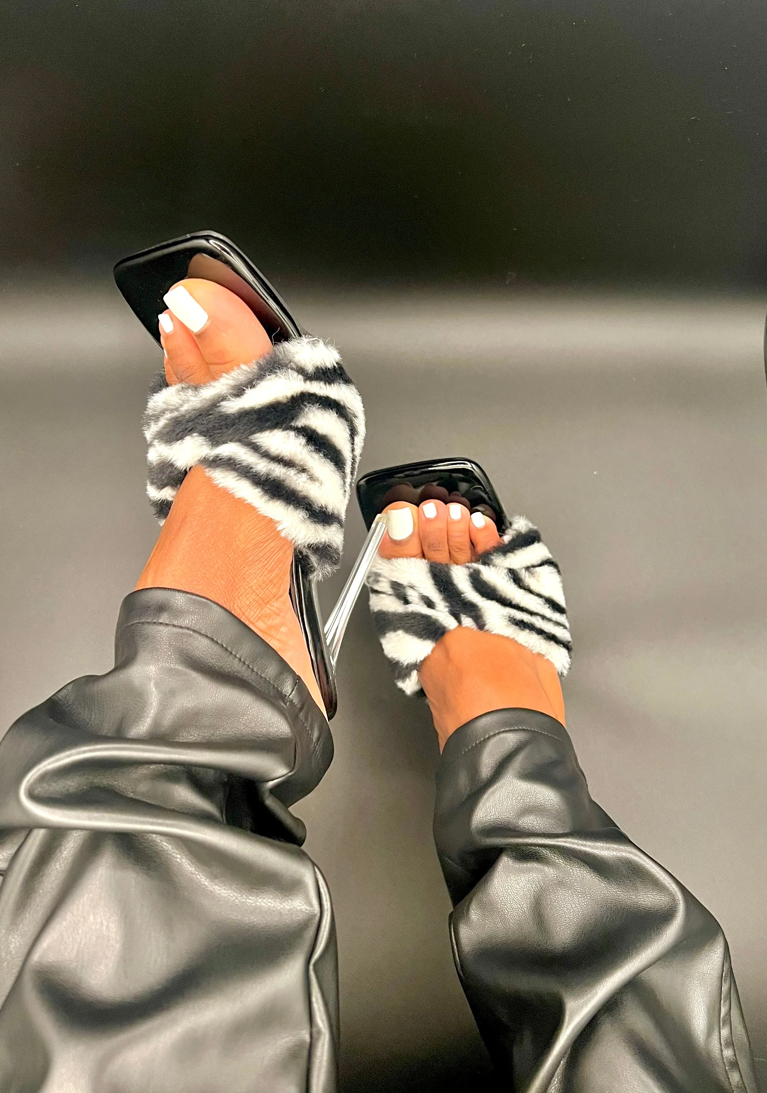 Marilyn (black)