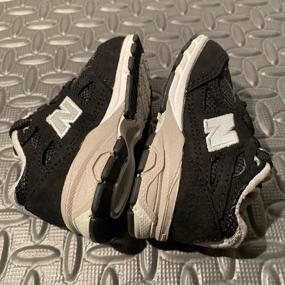 New Balance 990 v3 Made in USA Black suede size 4c toddlers shoes