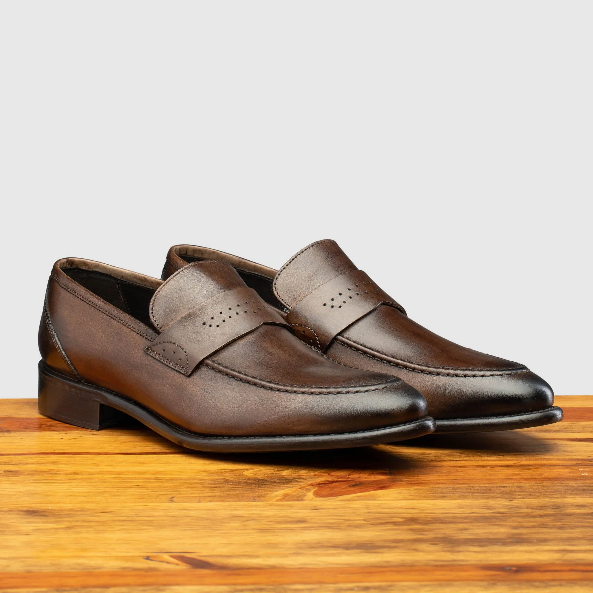 Q540 Calzoleria Toscana Wholecut Slip-On