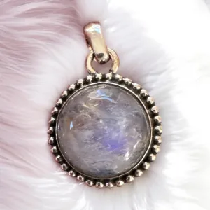 Rainbow Moonstone Solid 925 Sterling Silver Pendant