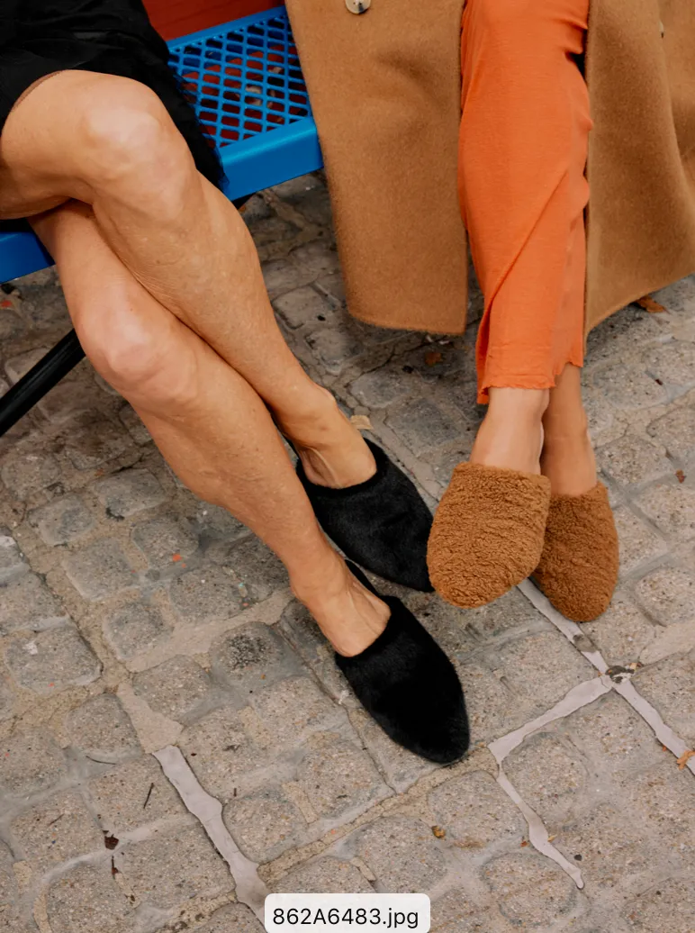 ROAM LONG LUXE  HEEL BLACK FAUX FUR
