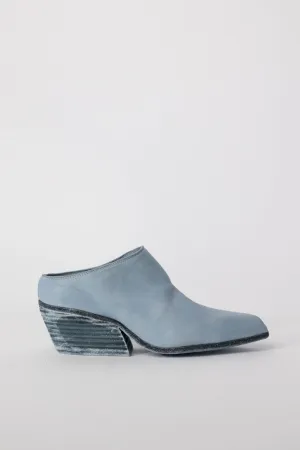 Sabot in Baby Blue