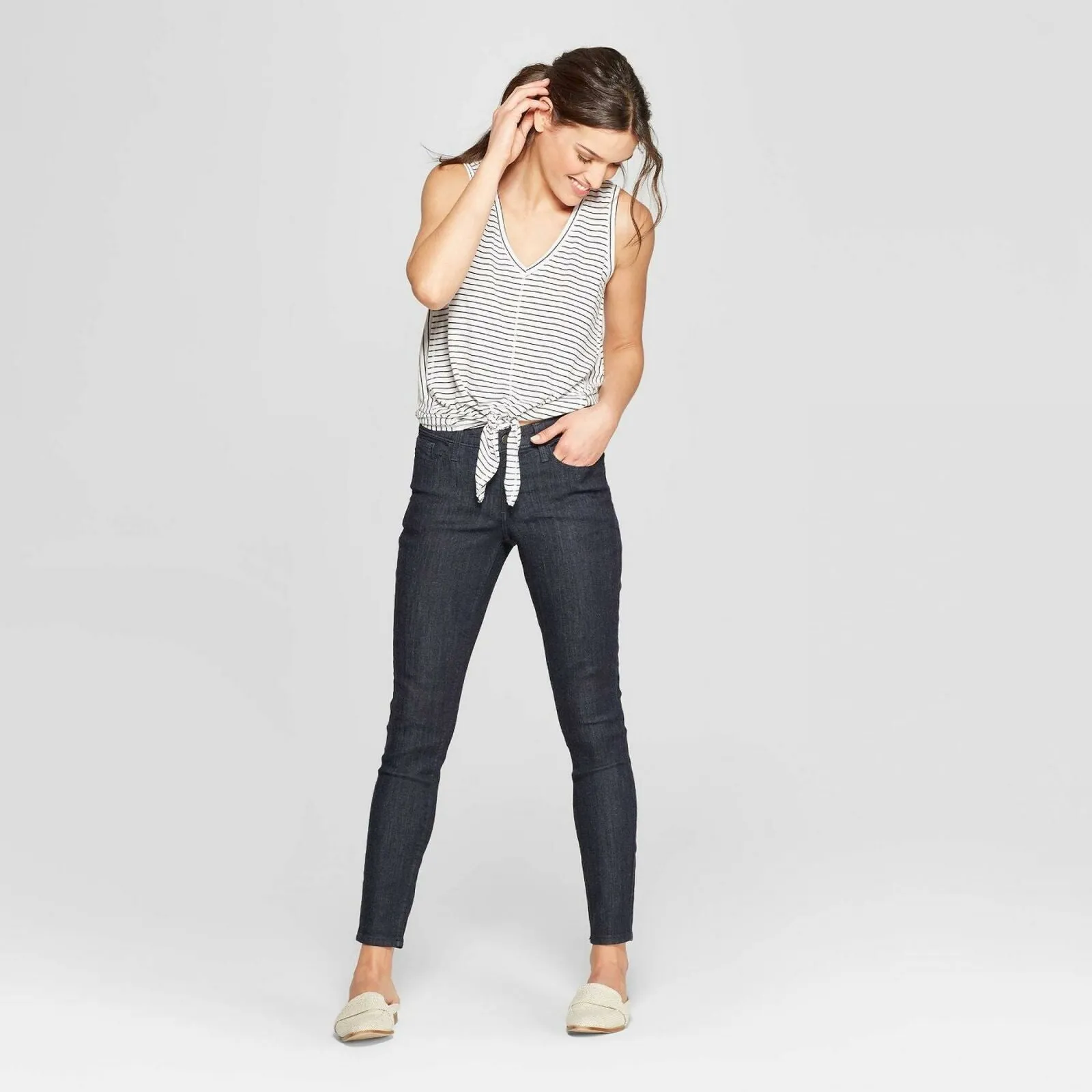 Universal Thread Women's Mid Rise Skinny Jeans
