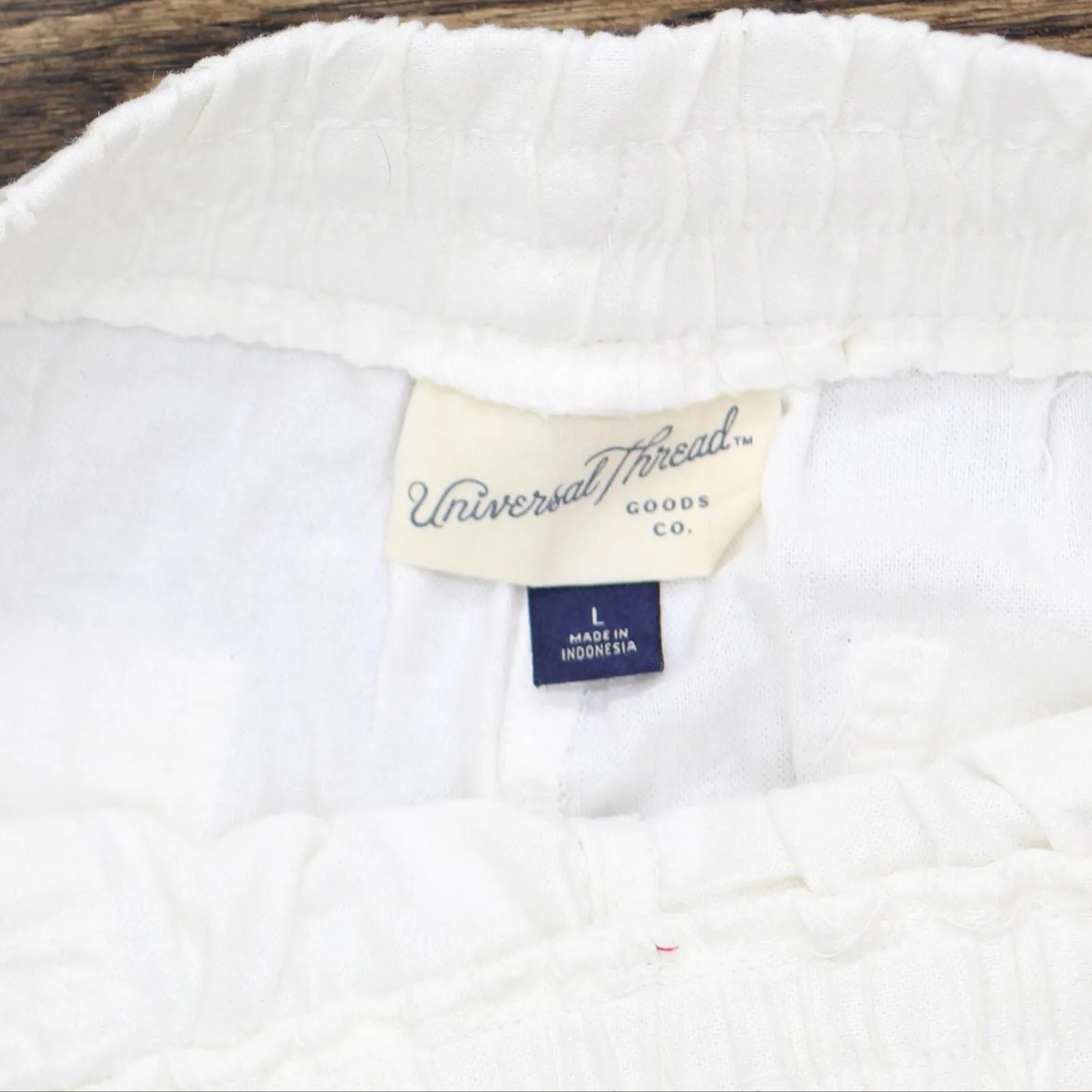 Universal Thread Women's Mid-Rise Tie Waist Utility Shorts