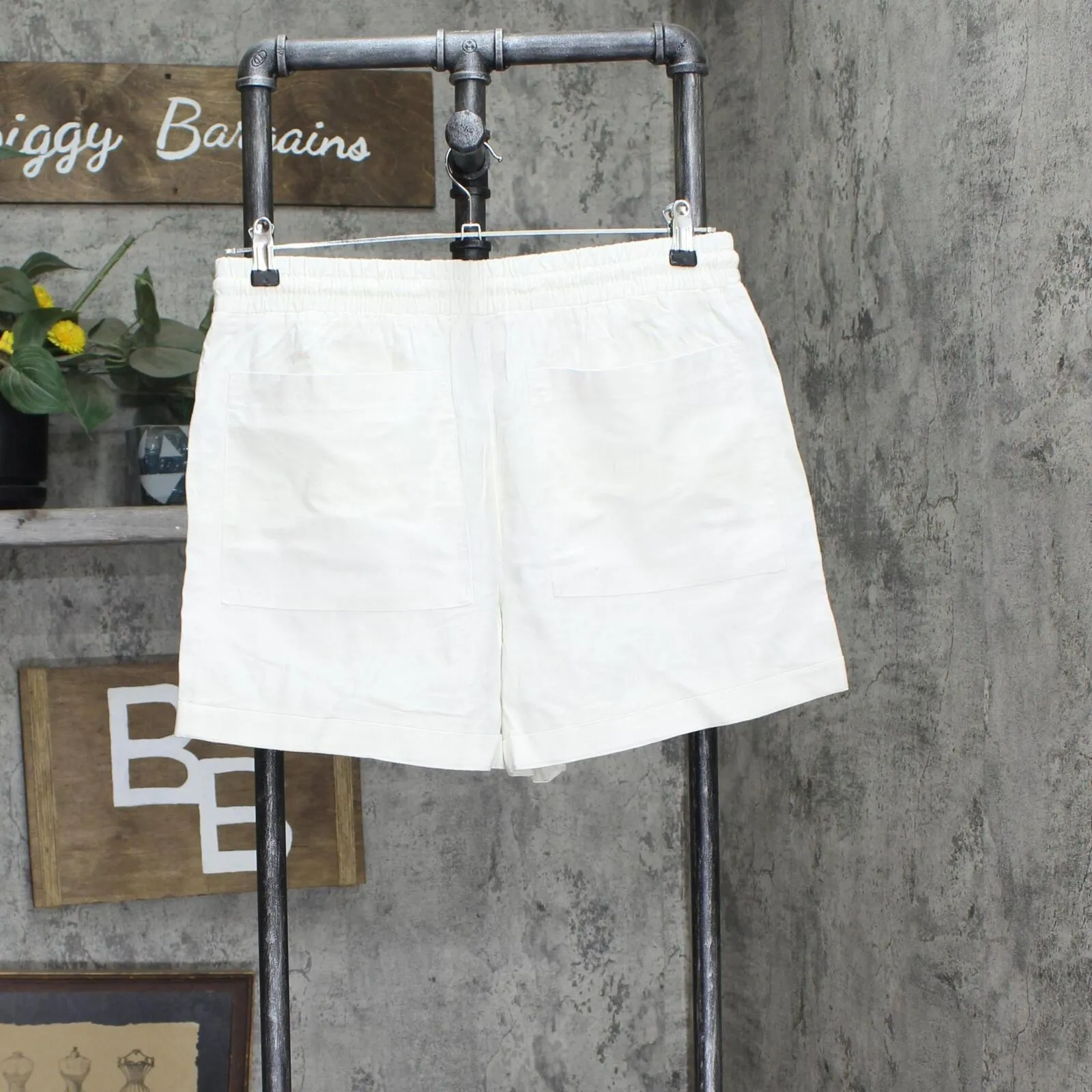 Universal Thread Women's Mid-Rise Tie Waist Utility Shorts