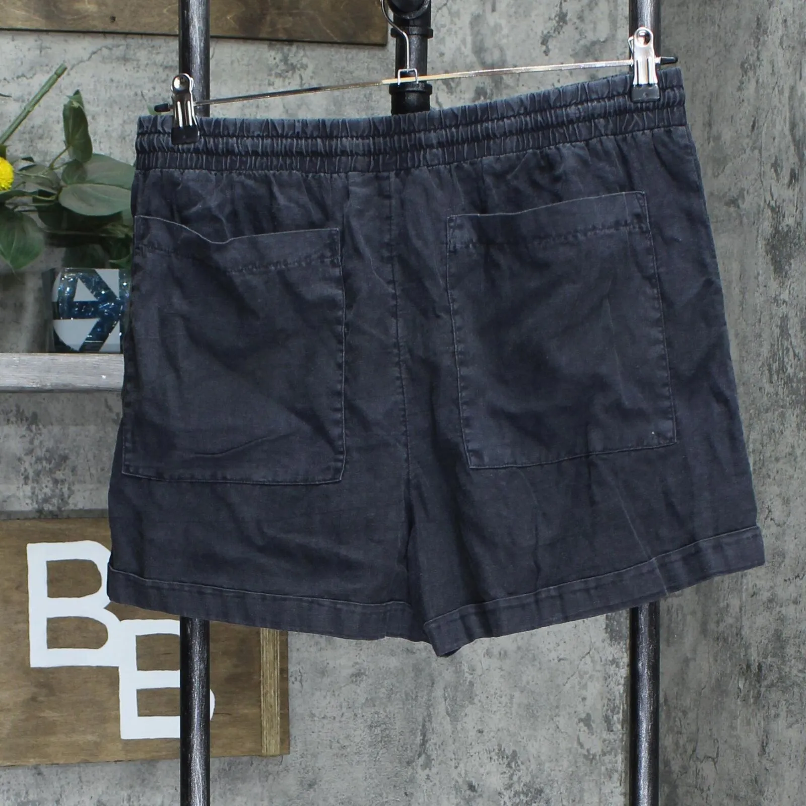 Universal Thread Women's Mid-Rise Tie Waist Utility Shorts