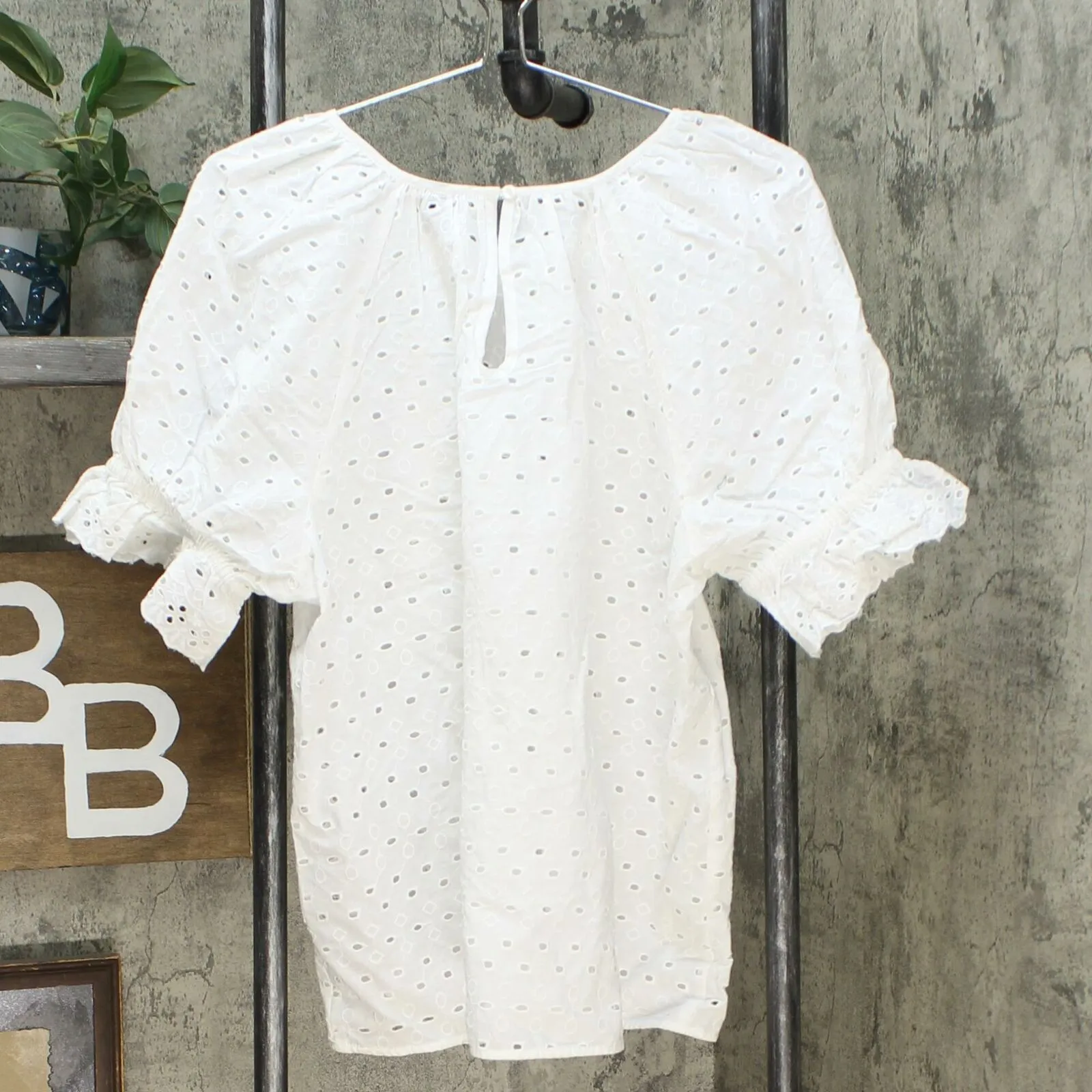 Universal Thread Women's Short Sleeve Round Neck Eyelet Top