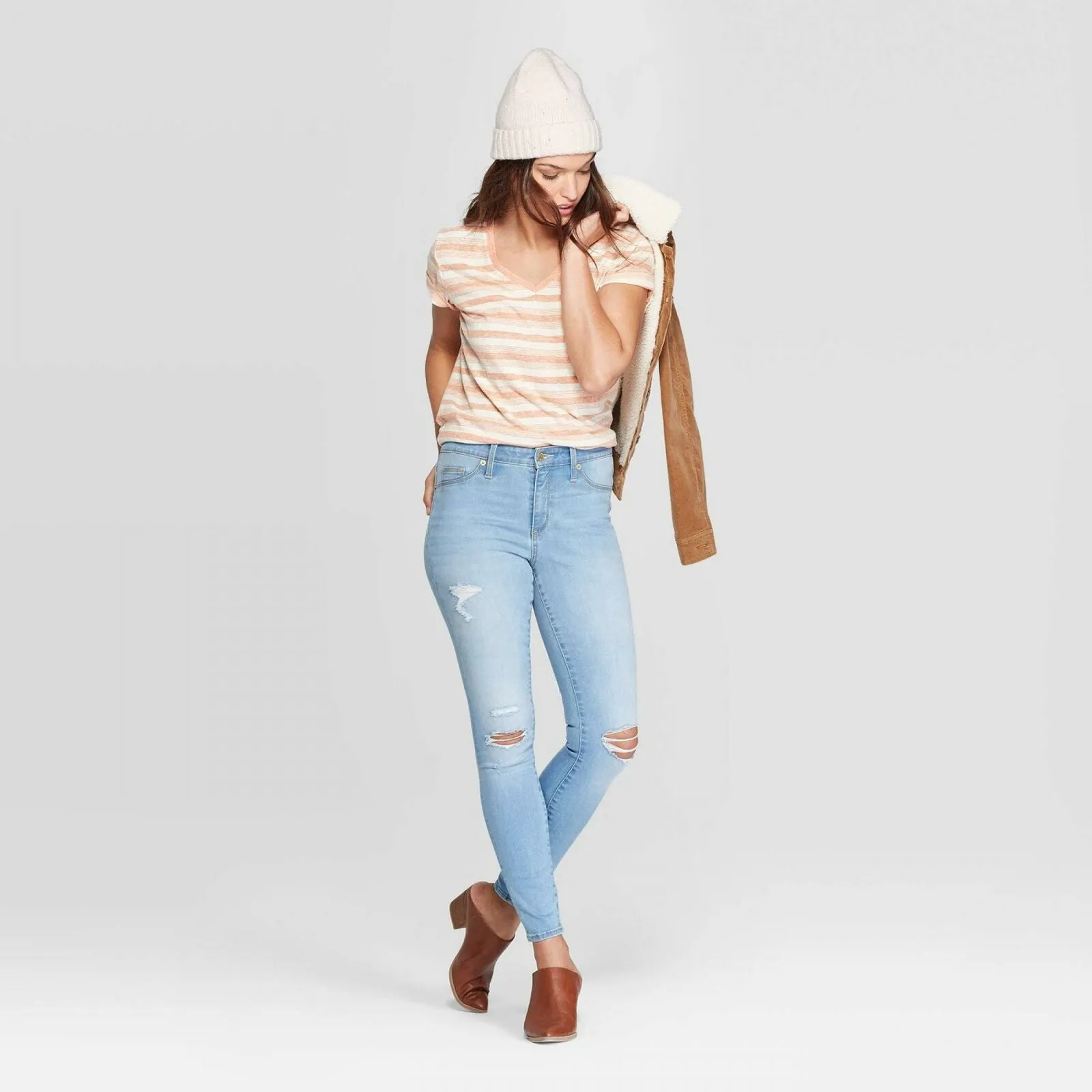 Universal Thread Women's Striped Relaxed Fit Short Sleeve V-Neck T-Shirt