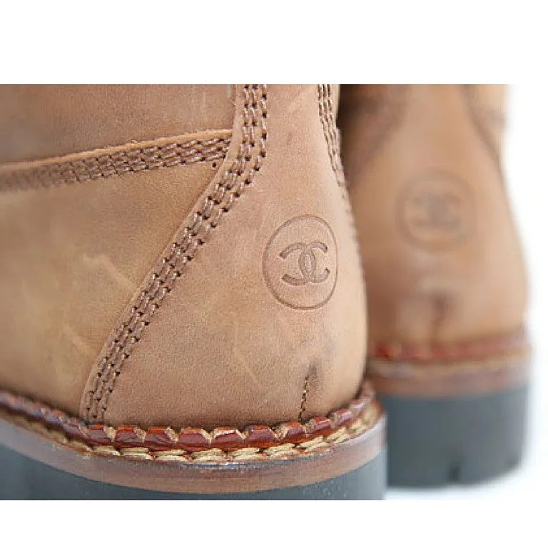 Vintage CHANEL middle high, brown leather boots, hiking lace up boots, with CC mark.  US5.5-6. EU 36. Classic casual shoes. 050816f5