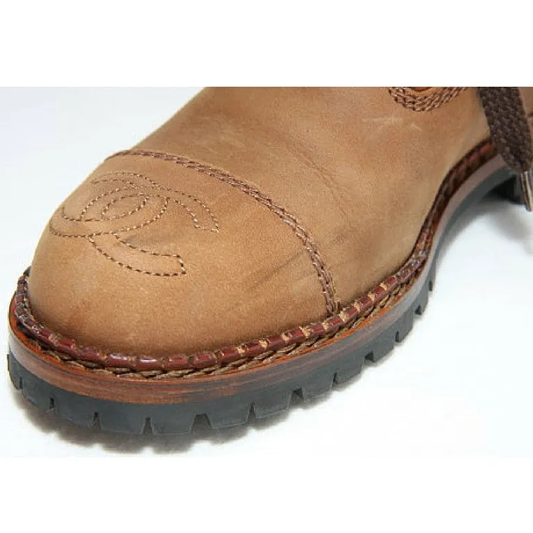 Vintage CHANEL middle high, brown leather boots, hiking lace up boots, with CC mark.  US5.5-6. EU 36. Classic casual shoes. 050816f5