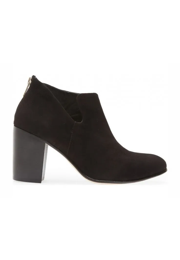WOMEN'S CHOCOLAT BLU Briggs Black Suede BOOTIE